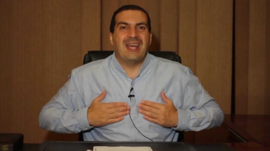 بعد سؤاله عن الفتاة المتبرجة ... ماذا أجاب عمرو خالد عن صوره بعد سؤاله عن الفتاة المتبرجة ... ماذا أجاب عمرو خالد عن صوره