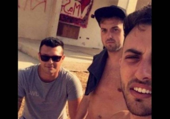 كانوا في قبرص، قرّروا الذهاب لرؤية الدلافين.. ولكن لن تصدقوا ماذا حصل معهم!! كانوا في قبرص، قرّروا الذهاب لرؤية الدلافين.. ولكن لن تصدقوا ماذا حصل معهم!!