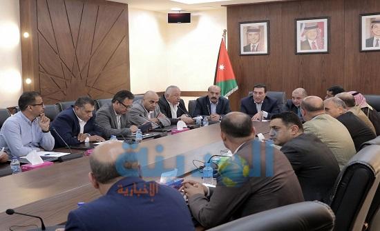 شاهد : صور من اجتماع الطراونة مع ممثلي البلديات في الأردن شاهد : صور من اجتماع الطراونة مع ممثلي البلديات في الأردن