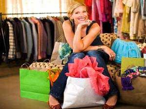 الهرمونات تلعب دوراً في اختيار المرأة لملابسها