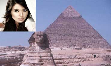 الراقصة دينا : على الشعب المصري ان يفخر بي !