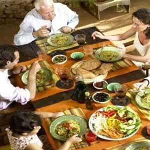 تعلمي اتكيت عزومات رمضان