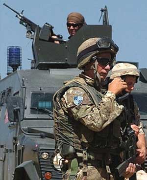 إيساف تعلن قتل مسؤول بالقاعدة    