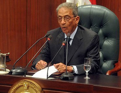 عمرو موسى يدعو المصريين مجدداً إلى الاستفتاء على مشروع الدستور والموافقة عليه