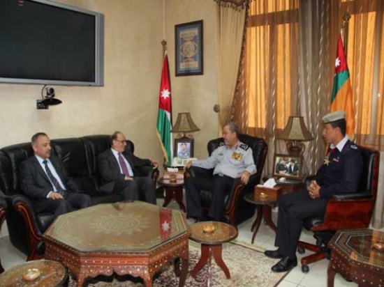 السفير العراقي يكرم الوكيل البلاونة