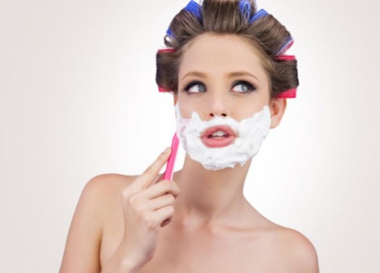 سر جماليّ: على كل امرأة أن تحلق وجهها!