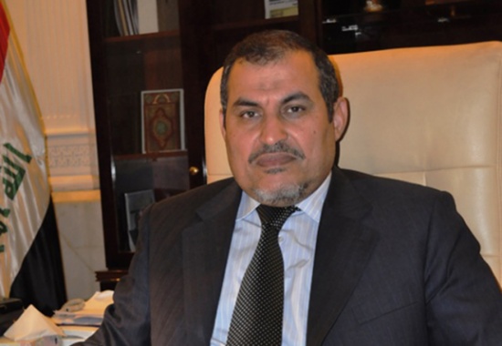 بالفيديو : نائب ومواطن عراقيين يتبادلان الشتائم في مطار عمان بالفيديو : نائب ومواطن عراقيين يتبادلان الشتائم في مطار عمان