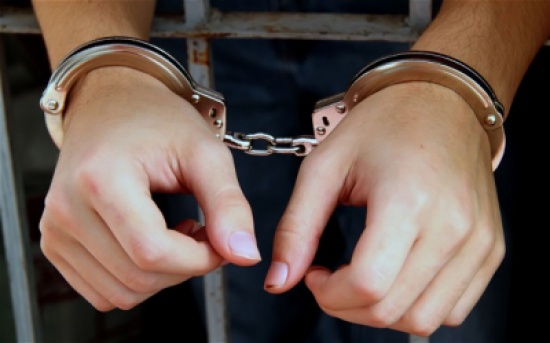 شرطة الرمثا تلقي القبض على مطلوبين اثنين شرطة الرمثا تلقي القبض على مطلوبين اثنين