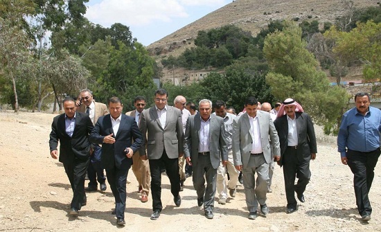 وزير الزراعة يطلع على واقع محطة الوالة الزراعية في مادبا وزير الزراعة يطلع على واقع محطة الوالة الزراعية في مادبا