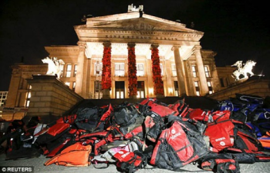 صور: فنان صيني يستعد لبناء نصب تذكاري للاجئين في ألمانيا