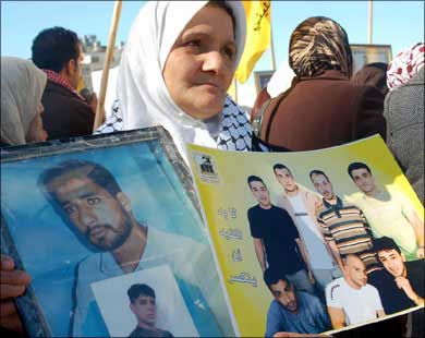 انتقاد لنقص الدعم للأسرى الفلسطينيين 