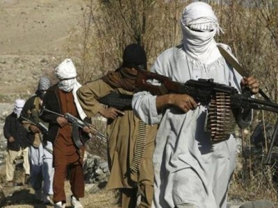 هجوم انتحاري وإطلاق نار على بنك أفغاني ومدنيون بالداخل هجوم انتحاري وإطلاق نار على بنك أفغاني ومدنيون بالداخل
