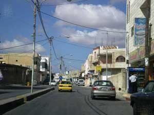 بلدية الرمثا تكثف حملاتها للكشف على المواد الغذائية التالفة  