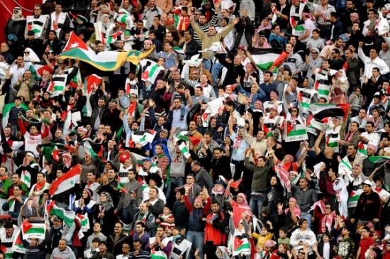 موظفون في "الحكومة" يلجأون لـ"الإجازات" لمتابعة لقاء "النشامى" موظفون في "الحكومة" يلجأون لـ"الإجازات" لمتابعة لقاء "النشامى"