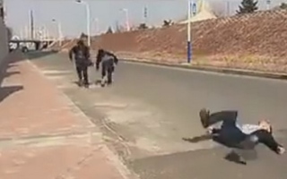 بالفيديو..مقلب تلفزيوني يتحول الى مسرح لجريمة قتل بالفيديو..مقلب تلفزيوني يتحول الى مسرح لجريمة قتل