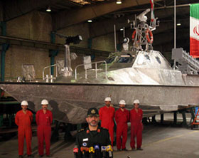 إيران تنتج زوارق حربية سريعة  