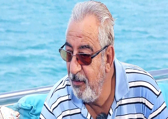 صور| أحمد راتب باطلالة "غير لائقة" في شوراع الاسكندرية!! صور| أحمد راتب باطلالة "غير لائقة" في شوراع الاسكندرية!!