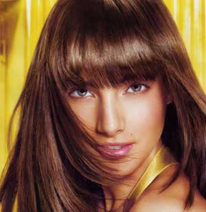 الشعر الكثيف "المنفوخ" موضة الموسم إلى حواء   