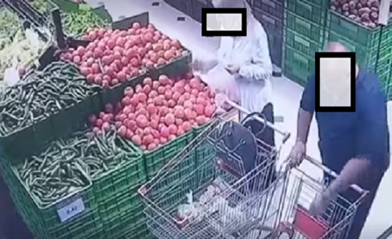 بالصور : القبض على سارق سيدة داخل مول تجاري بعمان بالصور : القبض على سارق سيدة داخل مول تجاري بعمان
