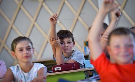 أهالي طلبة قلقون على تعليم أبنائهم في ظل كورونا والتعليم عن بعد