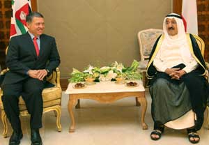 الملك يجري مباحثات في الكويت ويعود لارض الوطن