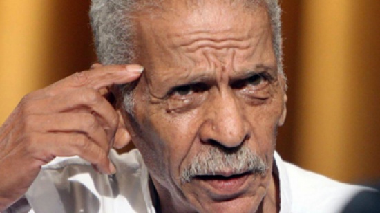 انباء عن وفاة الشاعر المصري احمد نجم