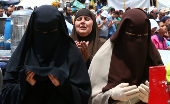 '' نساء الشرعية '' يروين قصصا مروعة عن تعذيبهن '' نساء الشرعية '' يروين قصصا مروعة عن تعذيبهن