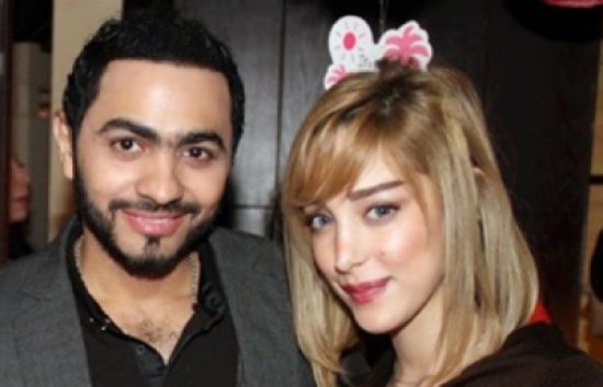 تامر حسني يتناسى زوجته ويحتفل بعيد ميلاد ابنته بكلمات مؤثرة وأغنيتين
