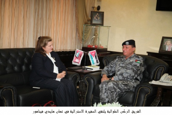 الطوالبة يلتقي سفيرة استراليا في مديرية الدرك
