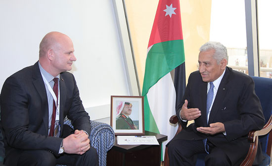 النسور يلتقي عددا من رؤساء الوفود المشاركة في معرض سوفكس