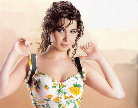 نانسي عجرم  لم تصبر حتى العيد وتطلق أغنيتها الجديدة