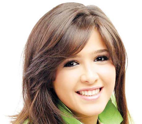 ياسمين عبد العزيز تتعاقد على فيلمها الجديد