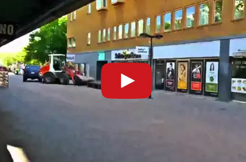 بالفيديو : سرقة في وضح النهار بواسطة جرافة