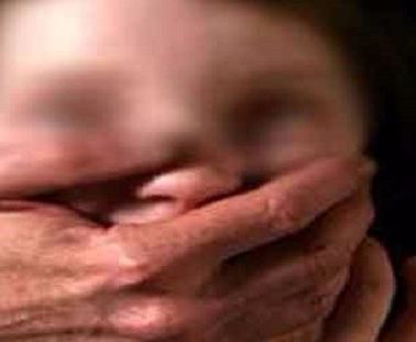 أنقذ الفتاة من الاغتصاب: سمع صراخها من داخل شاحنة... اليكم التفاصيل