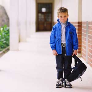 اشعري طفلك بالأمان ليهزم خوفه من المدرسة         