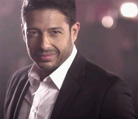 حماقي يدعو بالشفاء للكينج محمد منير :"ألف مليون سلامة عليك"