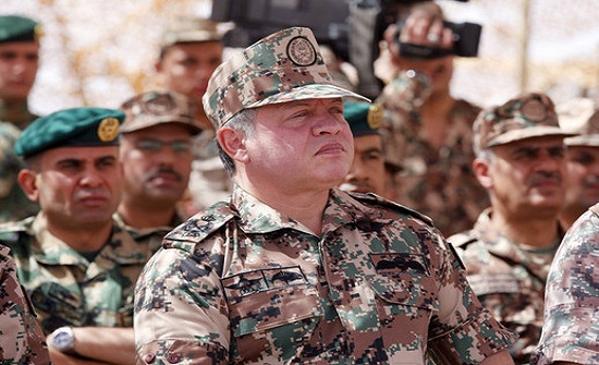 الملك يزور القيادة العامة للقوات المسلحة الملك يزور القيادة العامة للقوات المسلحة
