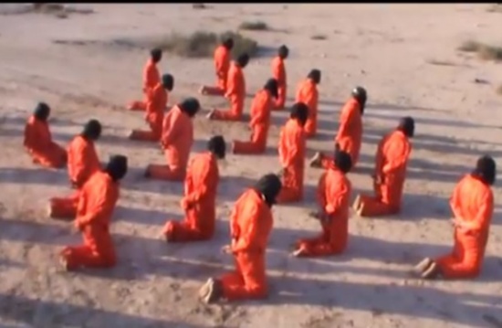 في تسجيل جديد.. أحد أتباع حفتر يعدم 20 شخصا ببنغازي