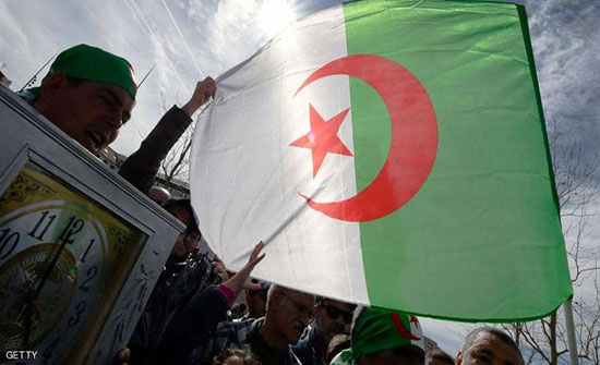 انسحاب أول مرشح من انتخابات رئاسة الجزائر انسحاب أول مرشح من انتخابات رئاسة الجزائر