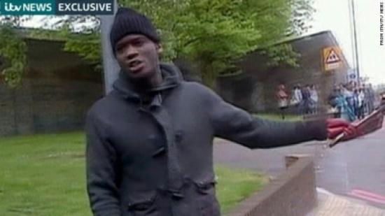 قتل جندي بريطاني وقطع رأسه في لندن ( فيديو )