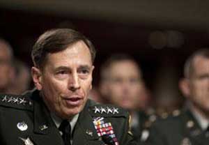 بيتريوس: حرق القرآن قد يعرض جنودنا للخطر