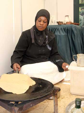 ربات البيوت الاردنيات يستحضرن الموروث في استقبالهن للعيد