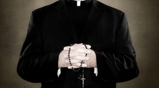 لصوص يخافون الله في أسقف كنيسة برازيلي