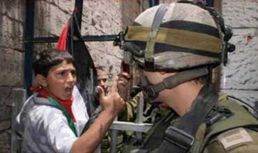 يديعوت الإسرائيلية : الجنود يعتدون على الأطفال المعتقلين جنسيا !