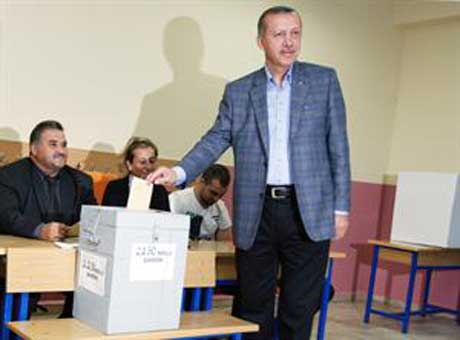 الفوز بنسبة 58% في الاستفتاء على التعديلات الدستورية في تركيا