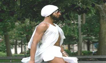 دبلوماسي سعودي يطلب اللجوء السياسي لأنه " مثلي الجنس " ! 