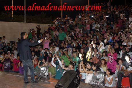 خاص وحصري : كاميرا المدينة نيوز تسجل هوس شباب وبنات " جنين " بالاردني طوني قطان .. شاهدوا الصور 