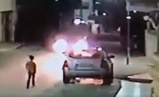 بالصور : نجاة صبي من موت محقق في تصادم 3 سيارات باربد بالصور : نجاة صبي من موت محقق في تصادم 3 سيارات باربد