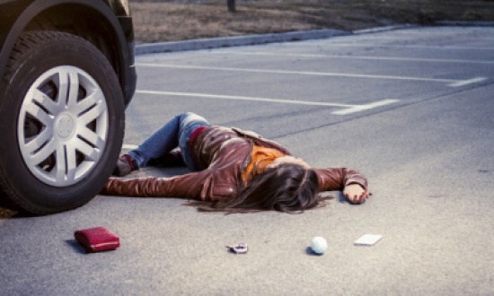 حادث سيارة خطير تنجو منه امرأة بأعجوبة