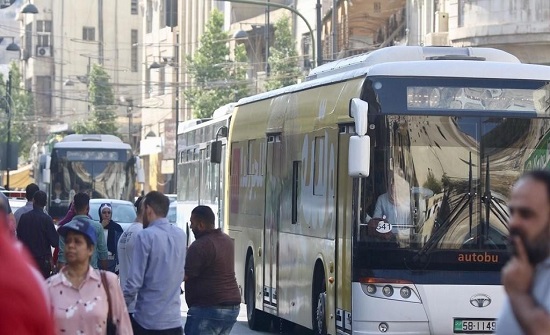 الحكومة تسمح للمواطنين استخدام وسائل النقل العام دون تصاريح
